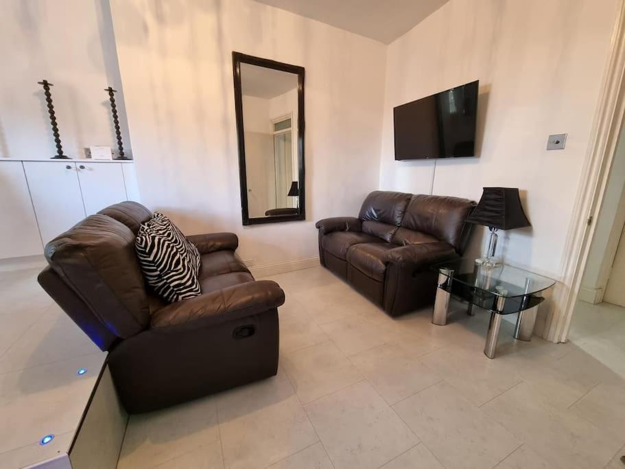 Beautiful Apartment In The Heart Of Rochester Rochester  Exterior photo